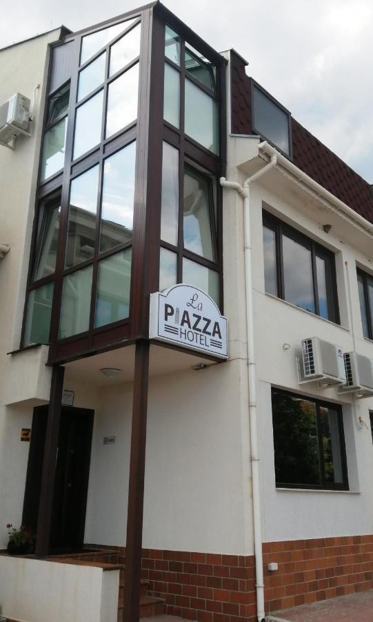 La Piazza Hotel Shumen Esterno foto