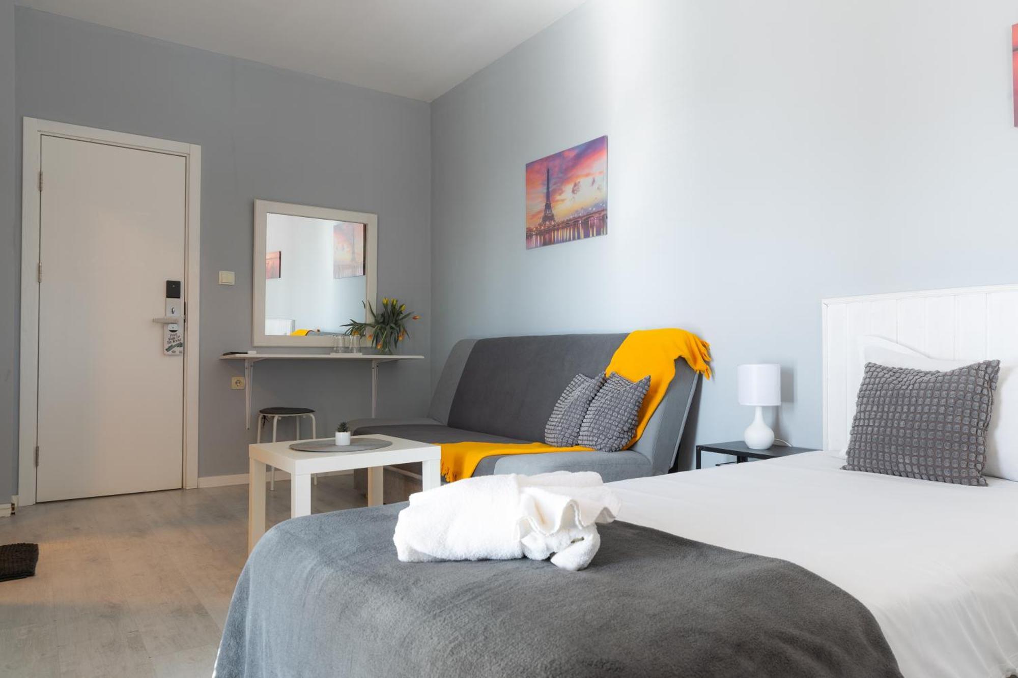 La Piazza Hotel Shumen Esterno foto